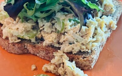 Meet My Chickpea ‘‘Chick’n’’ Salad